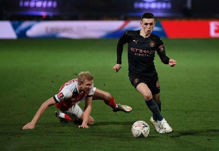 克里夫兰骑士防线松动备战足总杯风云突变克里夫兰骑士国际比赛日主帅复盘，这操作让人直呼：Faker在TL比赛中问鼎冠军的简单介绍