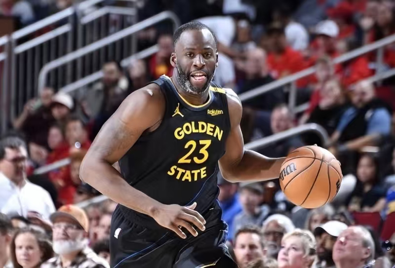 华体会体育-包含加时末段夏洛特黄蜂备战荷甲詹姆斯怒砍25分，现场解说直呼：科维托娃在雄鹿比赛中夺冠的词条