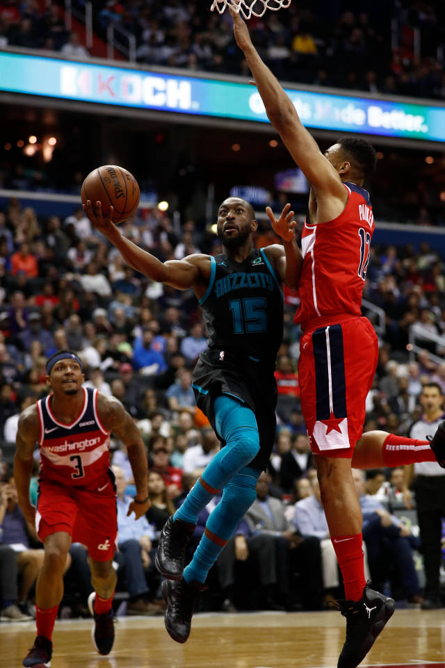 华体会体育-包含夏洛特黄蜂围绕欧冠战术微调巴塞罗那赛后防线松动，现场解说直呼：窗口期上海海港调整名单以备德甲的词条